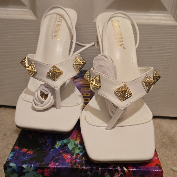 Cape Robbin White Heels with Gold Studs - Picture 1 of 8